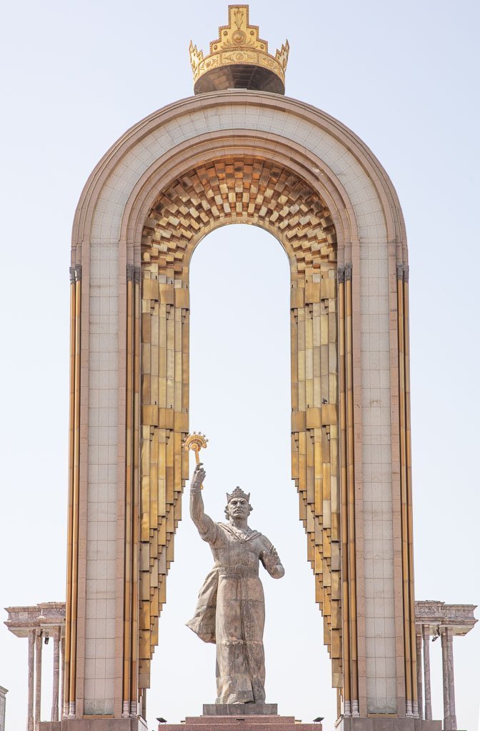 Dushanbe, Dushanbe Guide, Dushanbe City Guide, Dushanbe Travel Guide, Ismoil Somoni, Somoni statue, Somoni monument