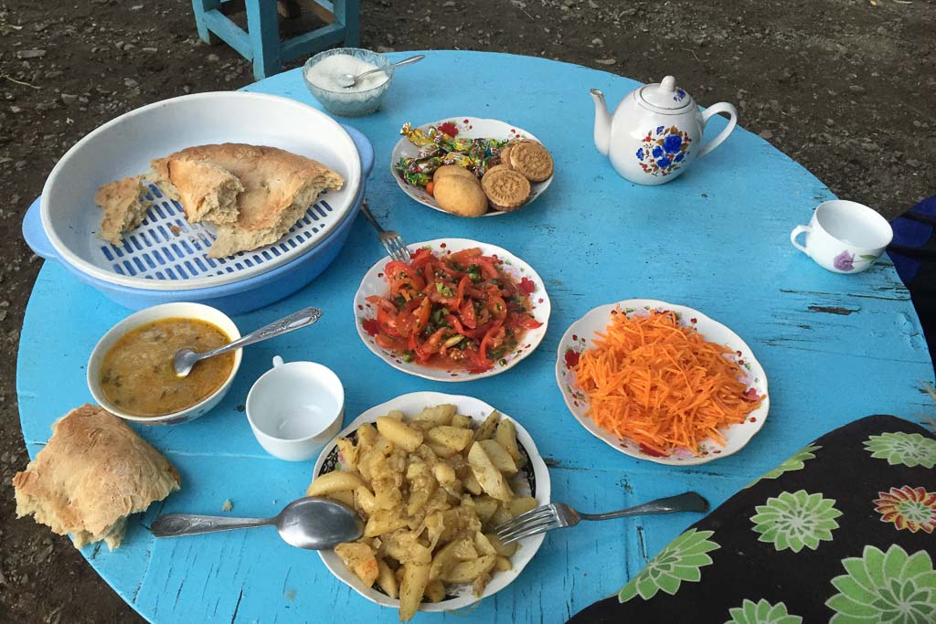 tajikistan travel, tajikistan travel guide, tajik food, jizeu valley