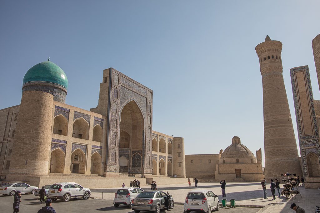 Po i Kalon, Bukhara, Uzbekistan, Mir i Arab Madrasa, Kalon Minaret