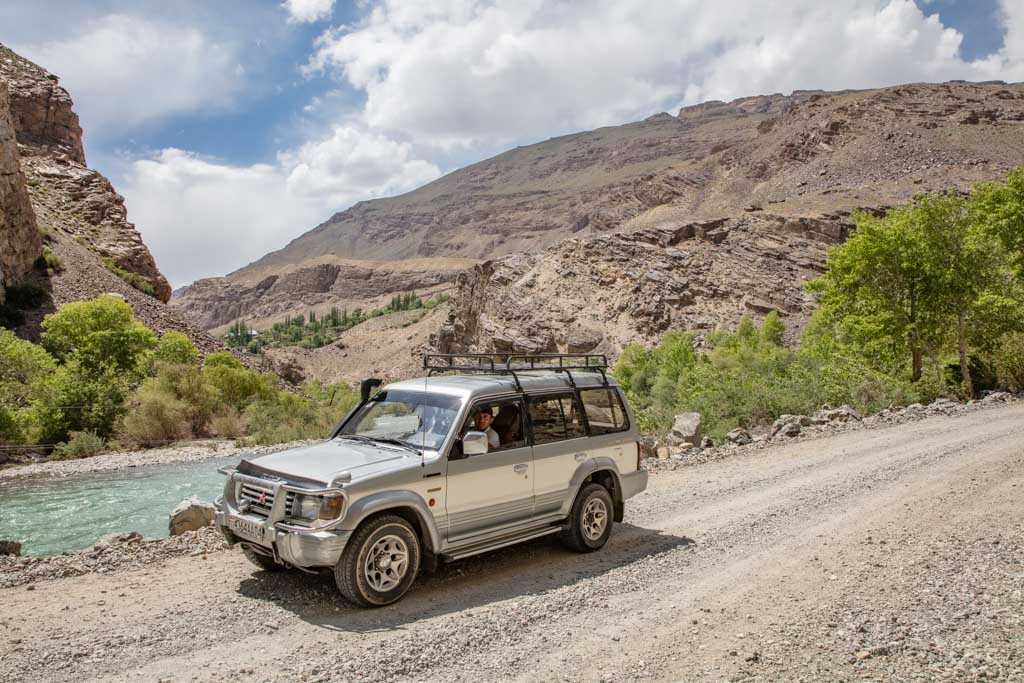 Between Shoh Khirizm and Sizhd, Shokhdara Valley, Tajikistan, landcruiser