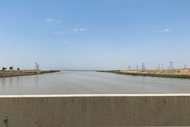 Panj River, Shirkhan Bandar Panji Poyan border crossing, Afghanistan Tajikistan border crossing, Adventures of Nicole
